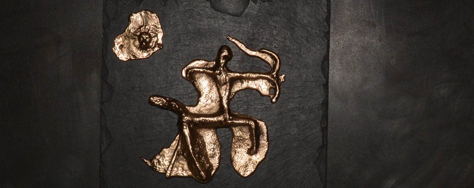Le Centaure - tableau de bronze sur ardoise fixés sur plaque d'acier oxydéee