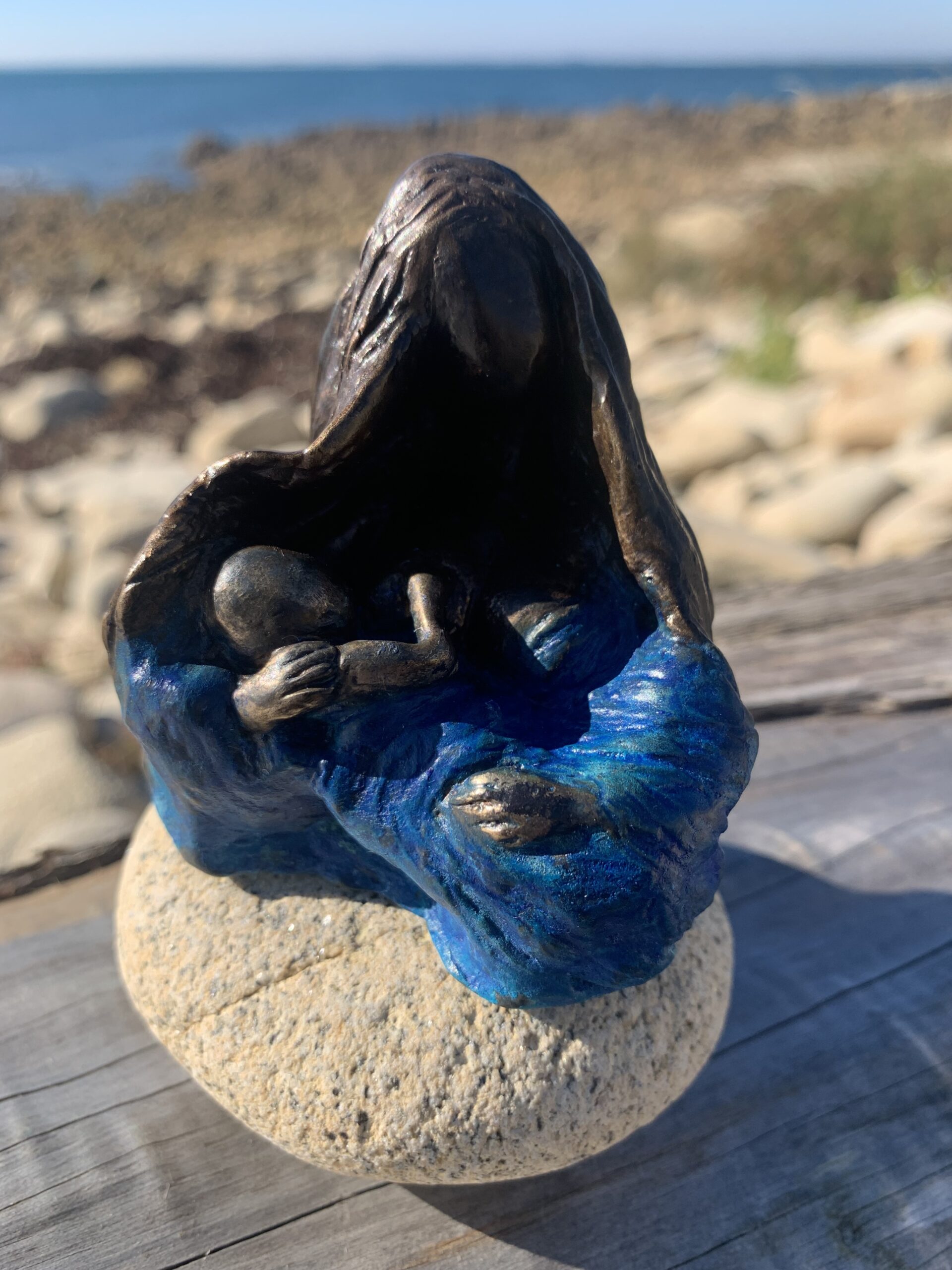 maternité 1/8 bronze - patine brune et bleue - Magali Willems